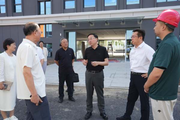 省教育厅厅长王庆东一行莅临三川集团再生资源绿色分拣中心项目调研指导(图5)