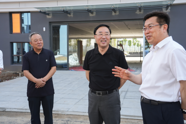 省教育厅厅长王庆东一行莅临三川集团再生资源绿色分拣中心项目调研指导(图6)